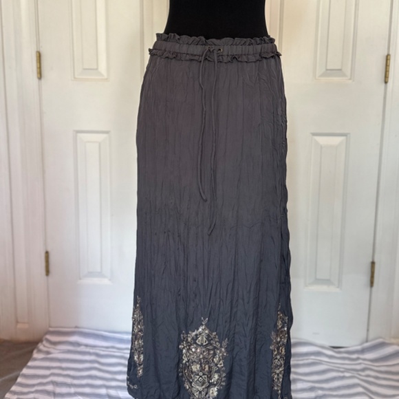 Robbi & Nikki  Sequin/Beaded Skirt - Picture 3 of 7